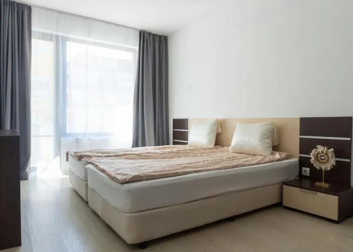делукс лазур Apartment Pomorie