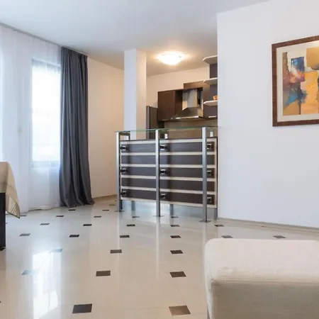 делукс лазур * Pomorie