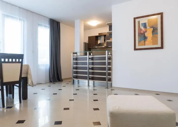 делукс лазур * Pomorie